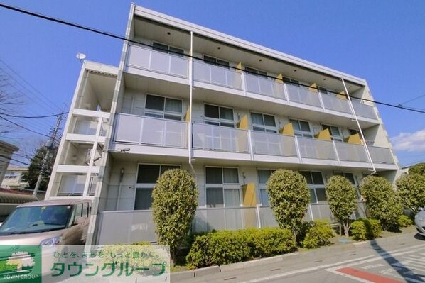 レオパレスドエル・コマ・西浦和の物件外観写真